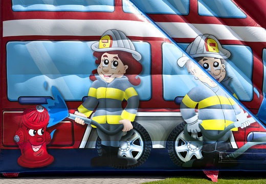 Obtenga su tobogán extra ancho Fire Brigade World con obstáculos en 3D para niños. Compre toboganes inflables ahora en línea en JB Hinchables España