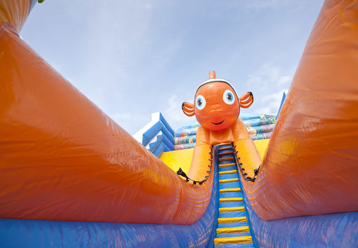 Compre un tobogán inflable grande con un tema de mundo marino con divertidas figuras en 3D y estampados coloridos para niños. Ordene toboganes inflables ahora en línea en JB Hinchables España