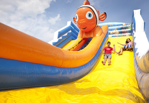 Ordene un tobogán inflable con el tema de seaworld con divertidas figuras en 3D y estampados coloridos para niños. Compre toboganes inflables ahora en línea en JB Hinchables España