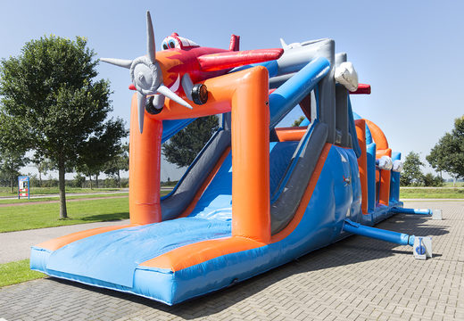 Avión de pista americana de 17 m con 7 elementos de juego y objetos coloridos para niños. Compre pistas americanas inflables en línea ahora en JB Hinchables España