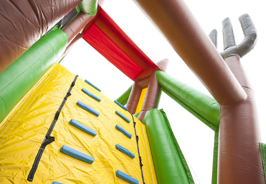 Obtenga su pista americana temática de granja única de 17 metros con 7 elementos de juego y objetos coloridos ahora para niños. Ordene pistas americanas inflables en JB Hinchables España