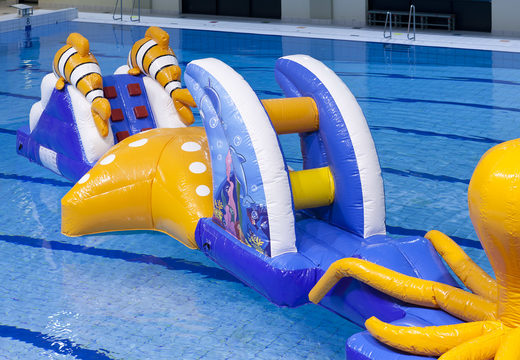 Compre un mundo submarino inflable con divertidos objetos 3D para jóvenes y mayores. Ordene carreras de obstáculos inflables en línea ahora en JB Hinchables España