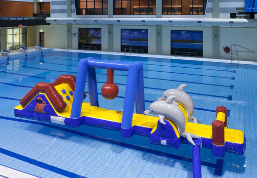 Ordene la carrera marina de obstáculos acuáticos con delfines en 3D y estampados geniales para jóvenes y mayores. Comprar carreras de obstáculos hinchables online ahora en JB Hinchables España