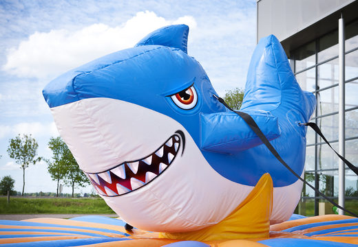 Tiburón inflable con temática de tiburón para niños y adultos. Comprar atracción hinchable online en JB Hinchables España