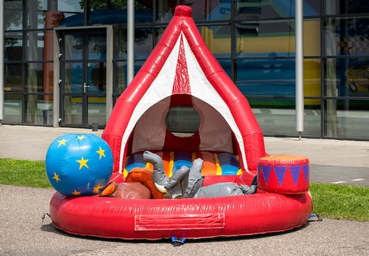 Compre un castillo hinchable de zona de juegos con temática de circo con bolas de plástico y objetos en 3D para niños. Ordene castillos hinchables en línea en JB Hinchables España