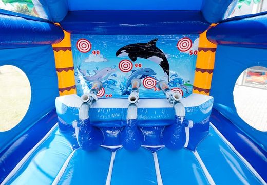 Opblaasbaar overdekt shooting fun springkussen met glijbaan te koop in thema shooter challenge dolfijn schieten voor kids