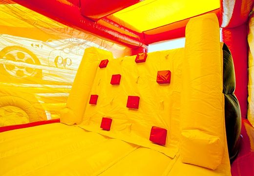 Obstáculos en el castillo hinchable de JB Inflatables