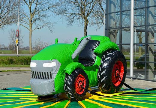 Gorila inflable con tractor de rodeo