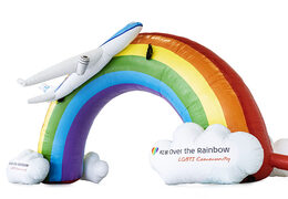Compre un arco de meta publicitario inflable arcos personalizado con avión 3D en línea en JB Hinchables España. Ordene arcos de meta publicitarios personalizados en línea