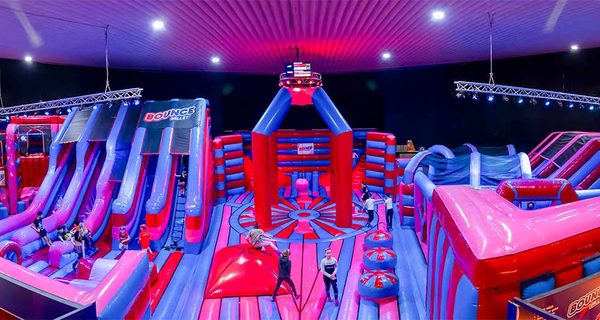 Parque inflable de trampolines Bounce Valley Eindhoven Panorama