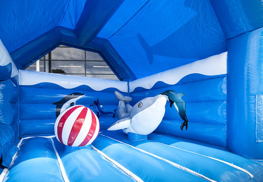 Compre castillo hinchable azul multifun interior con tobogán en un tema de delfines con grandes objetos 3D en la parte superior para los niños. Ordene castillos hinchables en línea en JB Hinchables España
