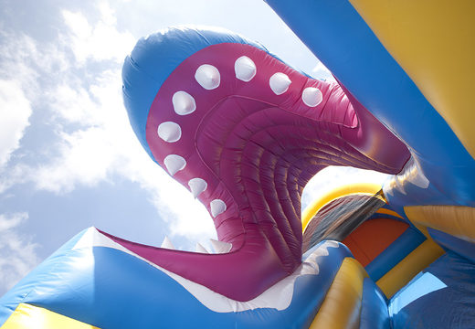 Tobogán temático de tiburones multifuncional único con una piscina de chapoteo, un objeto 3D impresionante, colores frescos y los obstáculos 3D para los niños. Compre toboganes inflables ahora en línea en JB Hinchables España
