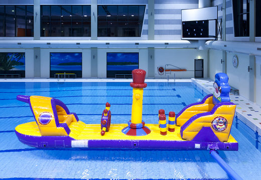 Ordene un barco inflable único con tema de circo para jóvenes y mayores. Compra juegos de piscina hinchables ahora online en JB Hinchables España