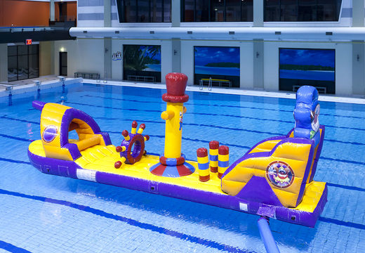 Ordene un barco inflable con tema de circo para jóvenes y mayores. Compra juegos de piscina hinchables ahora online en JB Hinchables España