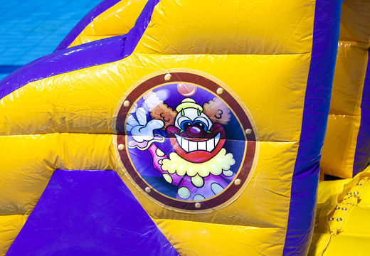 Compre un barco inflable genial con un tema de circo para jóvenes y mayores. Ordene atracciones acuáticas inflables ahora en línea en JB Hinchables España