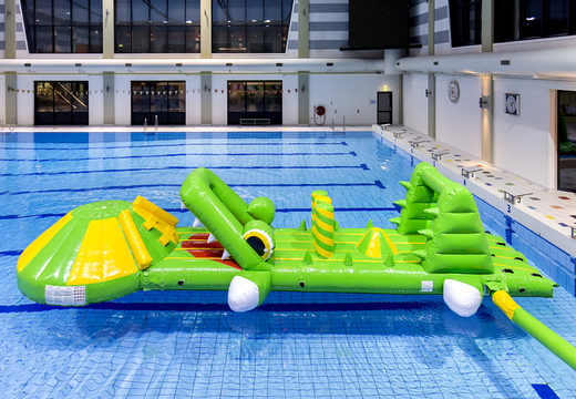 Obtenga un tobogán inflable con tema de cocodrilo para jóvenes y mayores. Ordene juegos de piscina inflables ahora en línea en JB Hinchables España