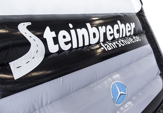Compre inflables Steinbrecher fashrschule hechos a medida en JB Hinchables España. Ordene ahora un diseño gratuito para castillos inflables con su propia identidad corporativa