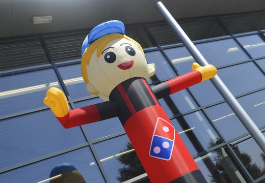 Ordene los skytubes inflables personalizados de Domino's Pizza waving skyman en JB Hinchables España. Compre ahora un diseño gratuito para una hinchable air dancers con su propia identidad corporativa