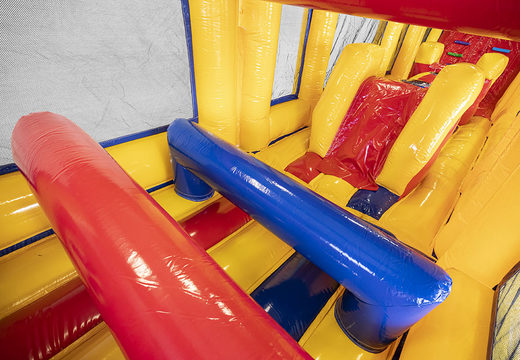 Pista americana modular inflable de 19 metros en tema estándar con objetos 3D a juego para niños. Compre pistas americanas inflables en línea ahora en JB Hinchables España