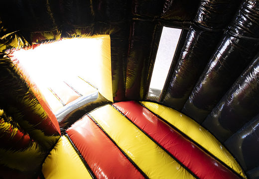 Compre inflables Disco Dome personalizados con fines promocionales de JB Hinchables España. Ordene ahora un diseño gratuito para castillos hinchables con su propia identidad corporativa