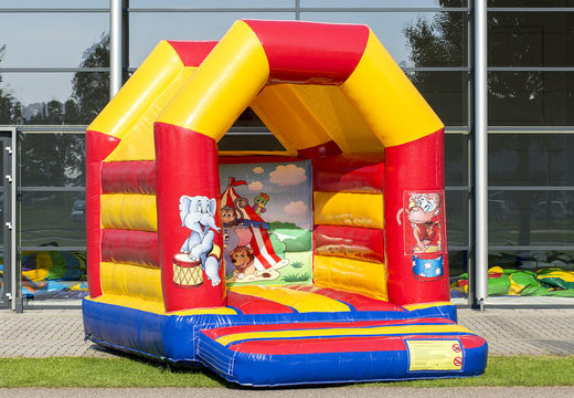 Un mediano de castillo hinchable a la venta con tema de circo para niños. Compra castillos hinchables ahora en línea en JB Hinchables España