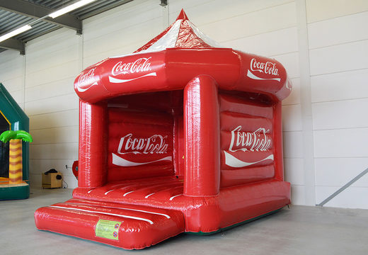 Compre Coca-Cola inflable personalizada castillos hinchables carrusel en JB Hinchables España. Castillos hinchables promocionales en todas las formas y tamaños hechos a medida en JB Hinchables España
