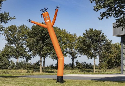 Skydancers inflables de 6 o 8 metros en naranja a la venta en JB Hinchables España. Ordene airdancers en colores y dimensiones estándar directamente en línea