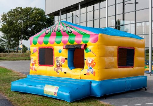 Gran castillo hinchable de interior con piscina de bolas en tema de circo para niños. Ordene castillos hinchables en línea en JB Hinchables España