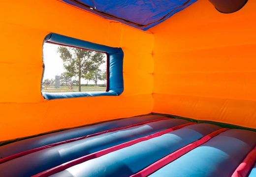 Castillo hinchable de circo de bolas con un objeto en 3D en el techo y divertidas imágenes en las paredes. Ordene castillos hinchables en línea en JB Hinchables España