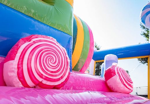 Ordene un castillo hinchable grande con tema de Candyland para niños. Compre castillos hinchables en línea en JB Hinchables España