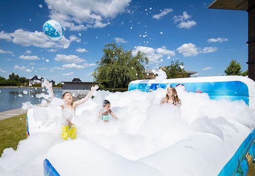 Ordene un parque de burbujas con una grúa de espuma con temática de seaworld para niños. Compre castillos hinchables inflables en línea en JB Hinchables España