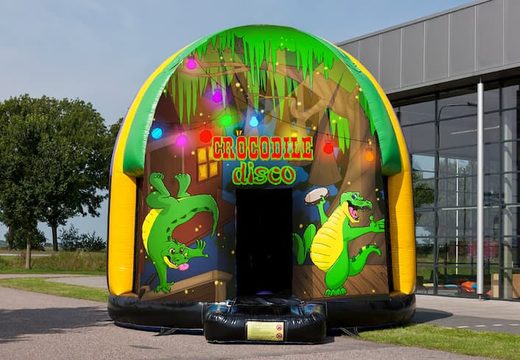 Compre ahora castillo hinchable  para niños con temática de cocodrilo de 5,5 metros de temática discoteca. Ordene los castillos hinchables en JB Hinchables España