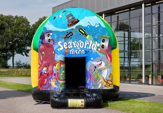 A la venta castillo hinchable  de 5,5 m con varios temas de discoteca en el tema Seaworld para niños. Los castillos hinchables se pueden pedir en línea en JB Hinchables España