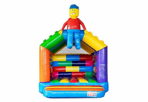 Ordene el castillo hinchable de supermanzanas estándar con un diseño llamativo y una animación divertida en forma de muñeca para niños. Compre castillo hinchable en línea en JB Hinchables España
