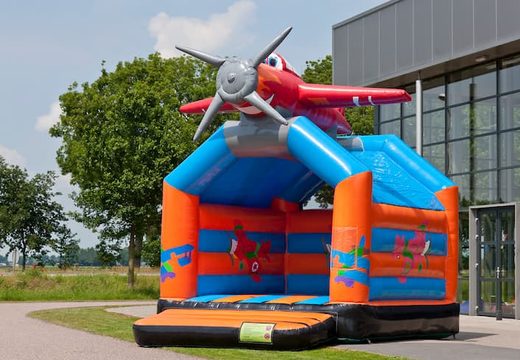 Compre un castillo hinchable de avión estándar en colores llamativos con un gran objeto 3D para niños en la parte superior. Ordene castillos hinchables en línea en JB Hinchables España