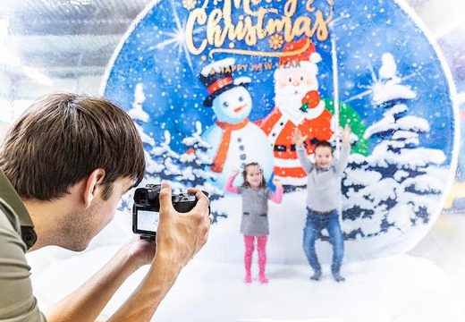 Compra Snowglobe con diferentes fondos y efecto nieve real para hacer fotos.