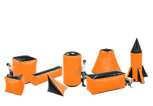 Set de obstáculos de batalla de 8 hinchables en color naranja para grandes y pequeños. Ordene juegos de obstáculos de batalla inflables ahora en línea en JB Hinchables España