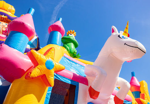 Cojín de aire inflable Super Multiplay con objetos 3d de unicornio y mucho color para niños