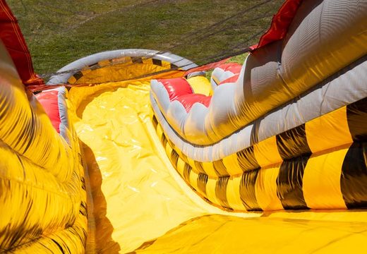 Waterglijbaan opblaasbaar in thema high voltage met rood en geel kopen voor kinderen