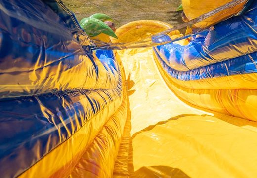 Tobogán de agua inflable grande en tema caribeño con muchos colores y compre 3 objetos para niños