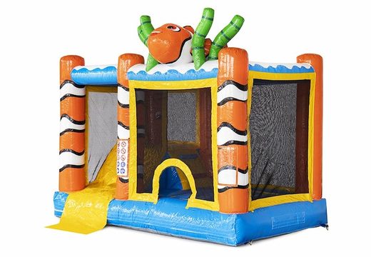 Castillo hinchable con bañera, tobogán y pez naranja a la venta en JB Inflatables