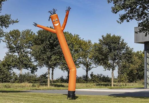 Skydancers inflables de 6 o 8 metros en naranja a la venta en JB Hinchables España. Ordene airdancers en colores y dimensiones estándar directamente en línea