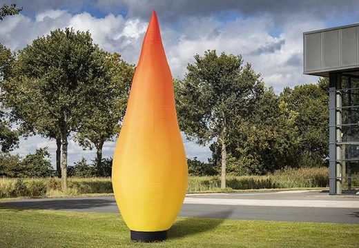 Compre la llama de fuego inflable skytubes de 4m de altura ahora en línea en JB Hinchables España. Ordene skytubes inflables en colores y dimensiones estándar directamente en línea