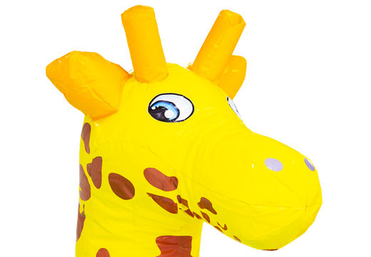 Pedir montaña de juego inflable cubierta con figura 3D de jirafa en JB Inflatables